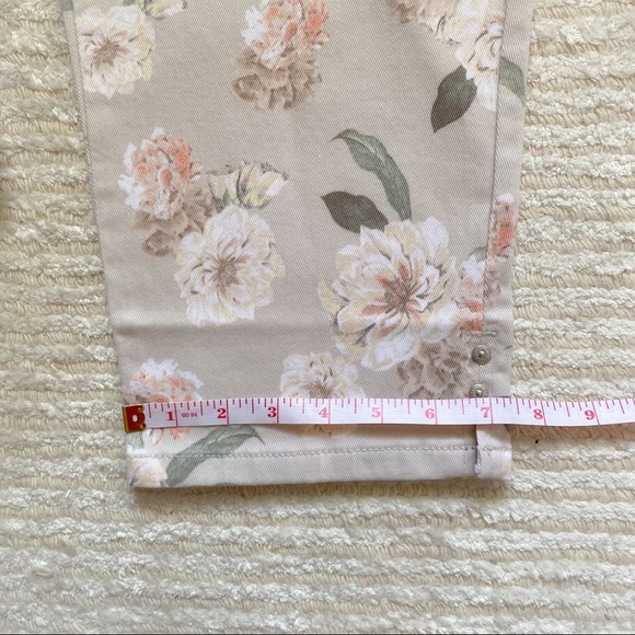 NWT Gloria Vanderbilt floral denim Amanda capris - Picture 10 of 13